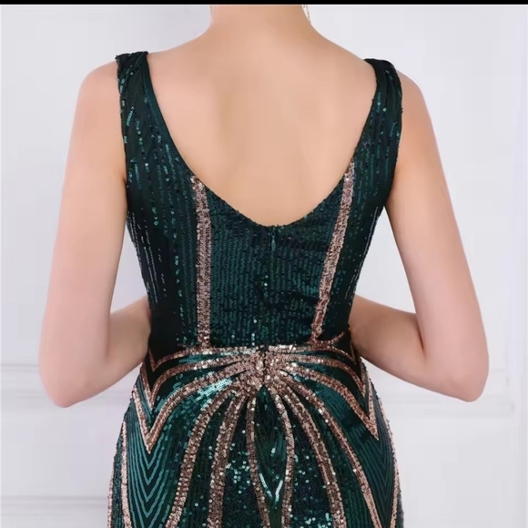 Green, Striped Print,  V Neck,  Contrast Sequined Gown - Picture 3 of 10